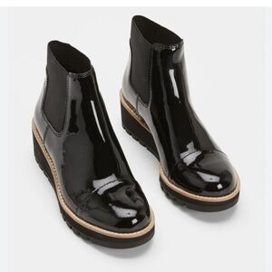 Eileen Fisher 7 Chelsea Boot Patent Leather Bootie Rain LN Box
